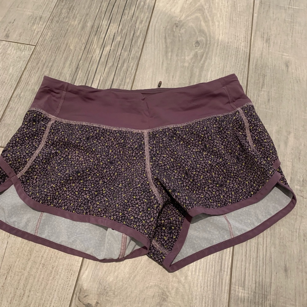 Lululemon speedy shorts 2.5 inches size 4
